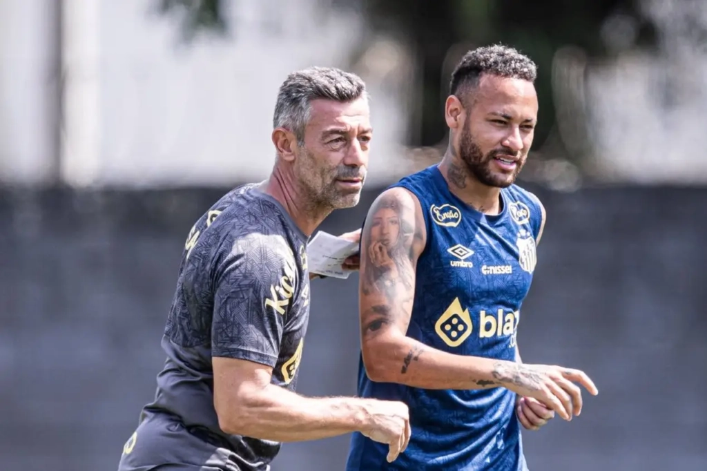 Pedro Caixinha relembra passagem pelo Santos e exalta Neymar