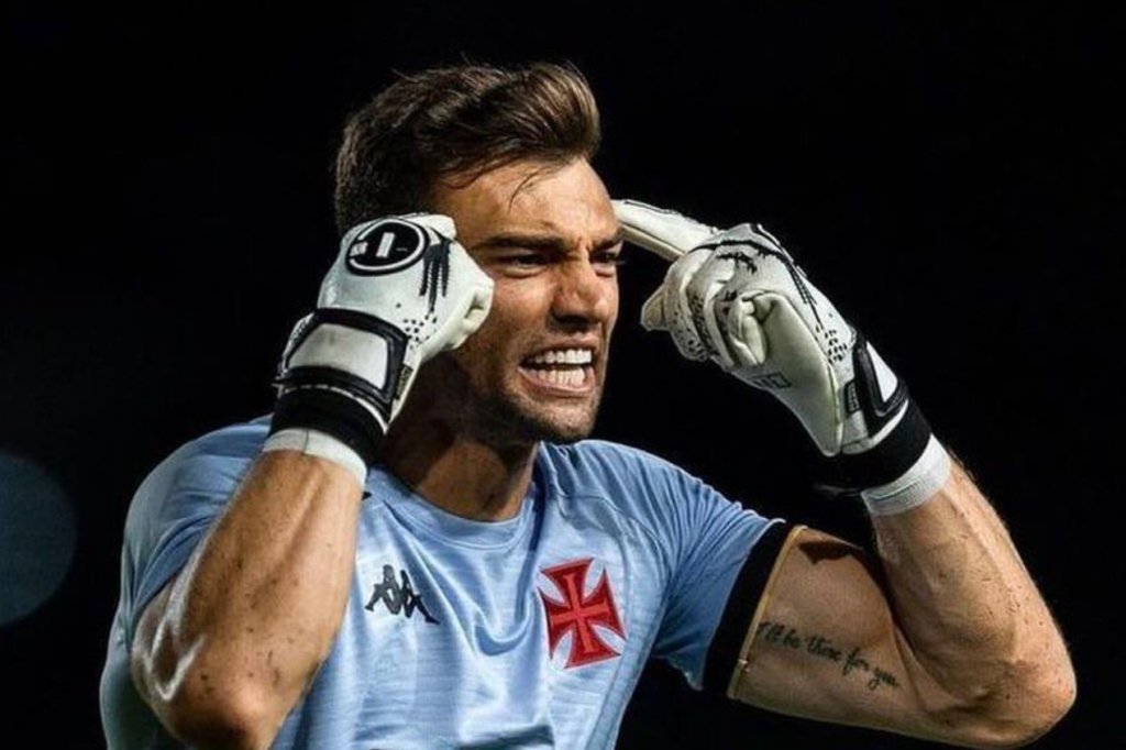 Torino faz sondagem por Léo Jardim; goleiro ainda não renovou contrato com Vasco