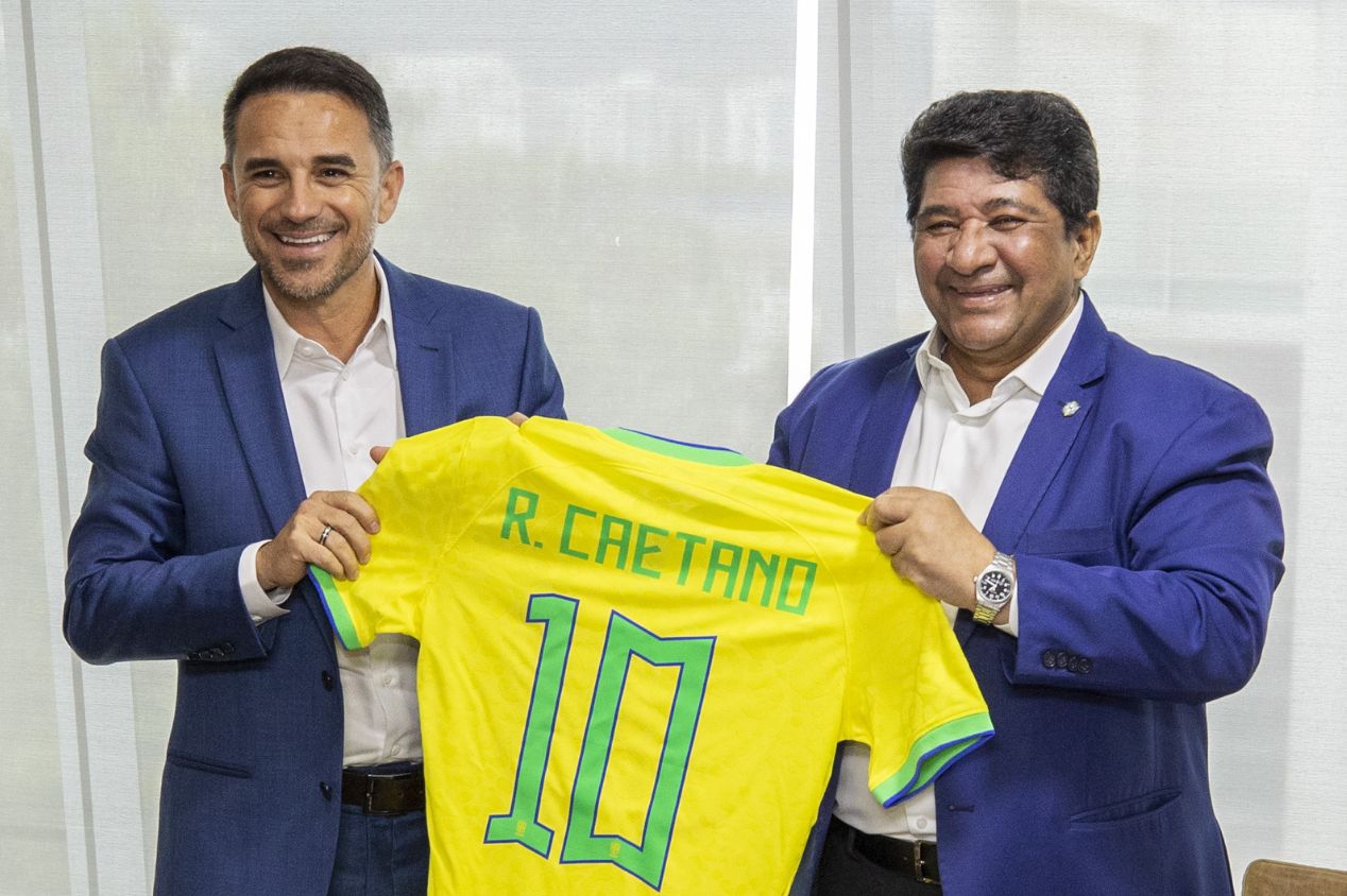 Rodrigo Caetano deve deixar cargo de diretor executivo de seleções da CBF; Vasco monitora