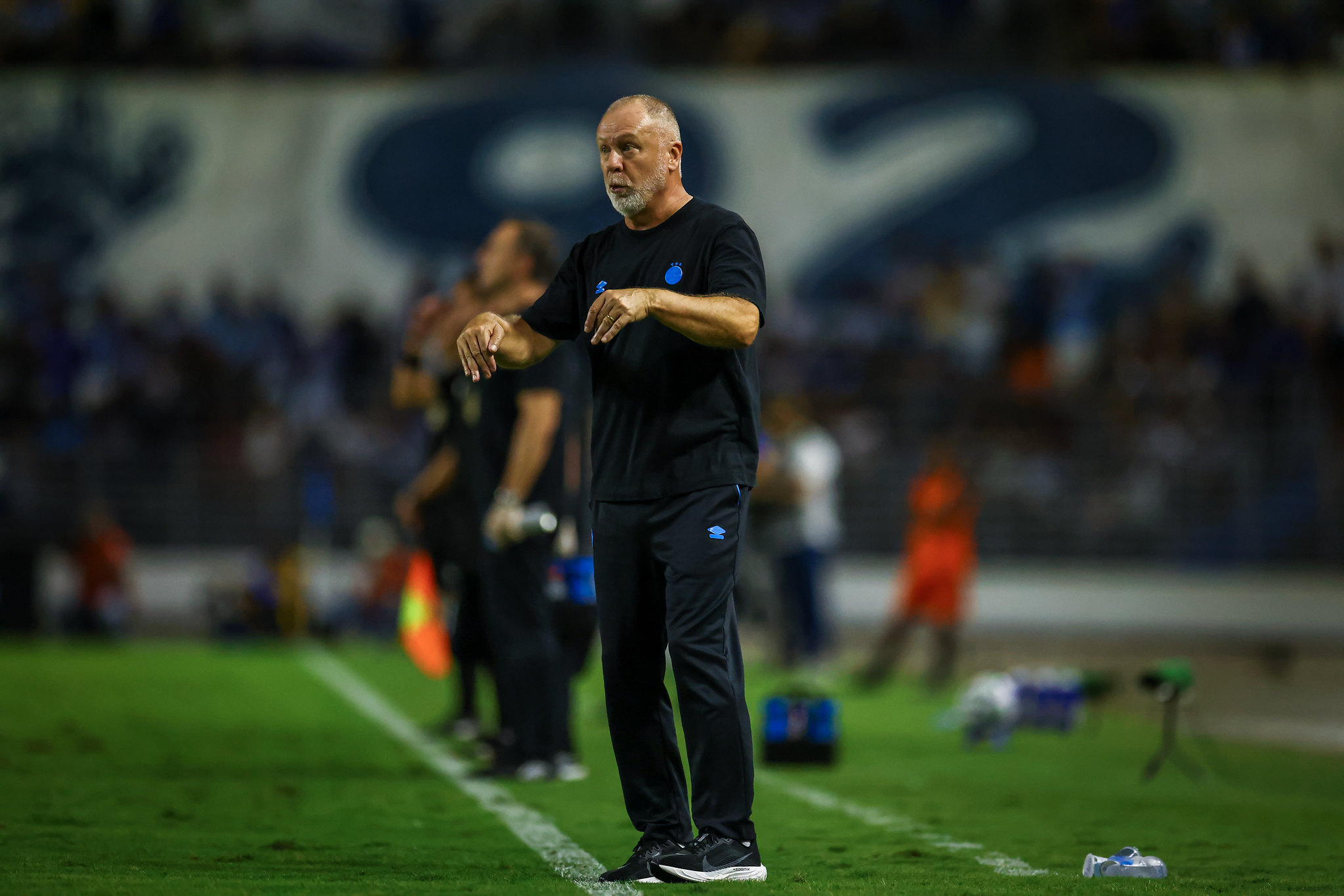 Mano Menezes é o treinador do Grêmio