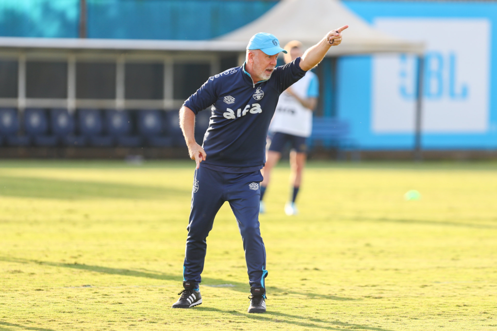 Mano Menezes, do Grêmio