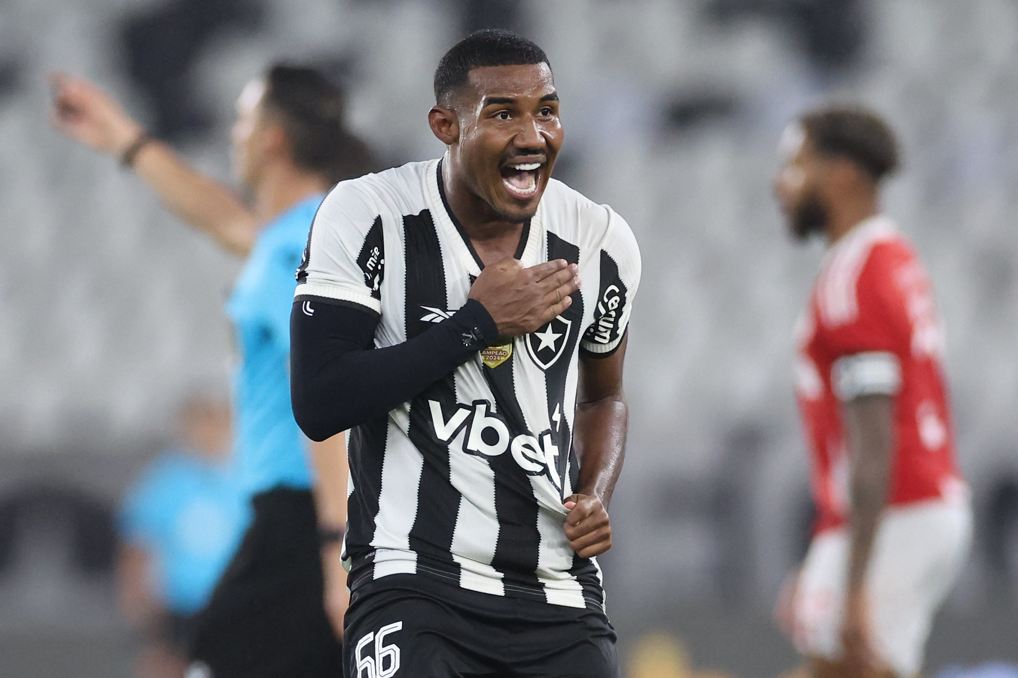 Cuiabano pelo Botafogo