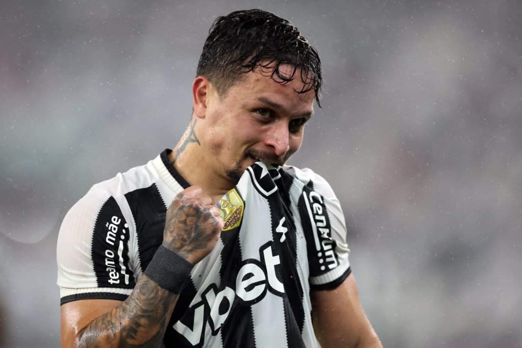 Artur, atacante do Botafogo