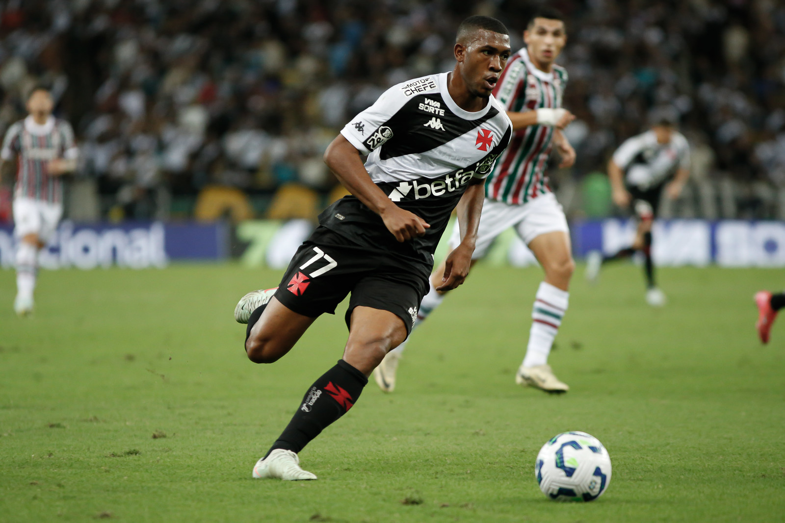 Rayan, atacante do Vasco
