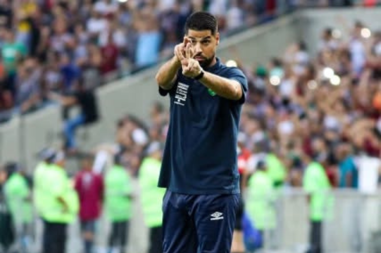 António Oliveira pediu reforços para o Sport
