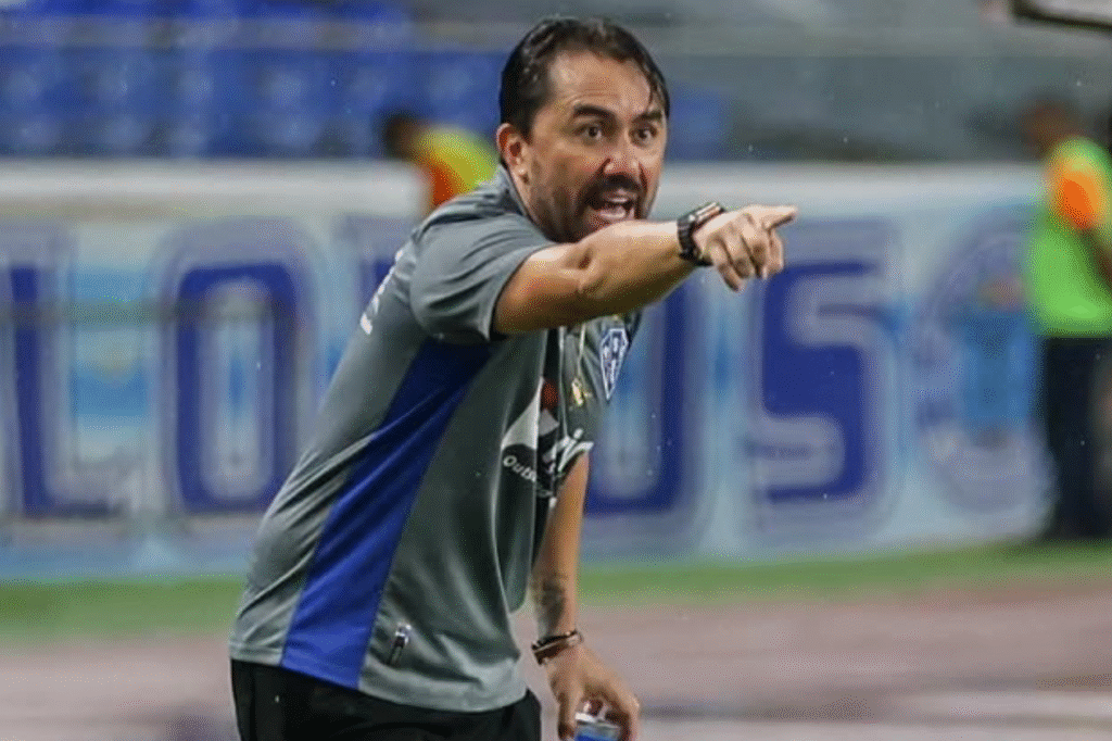 Luizinho Lopes define escalação do Paysandu