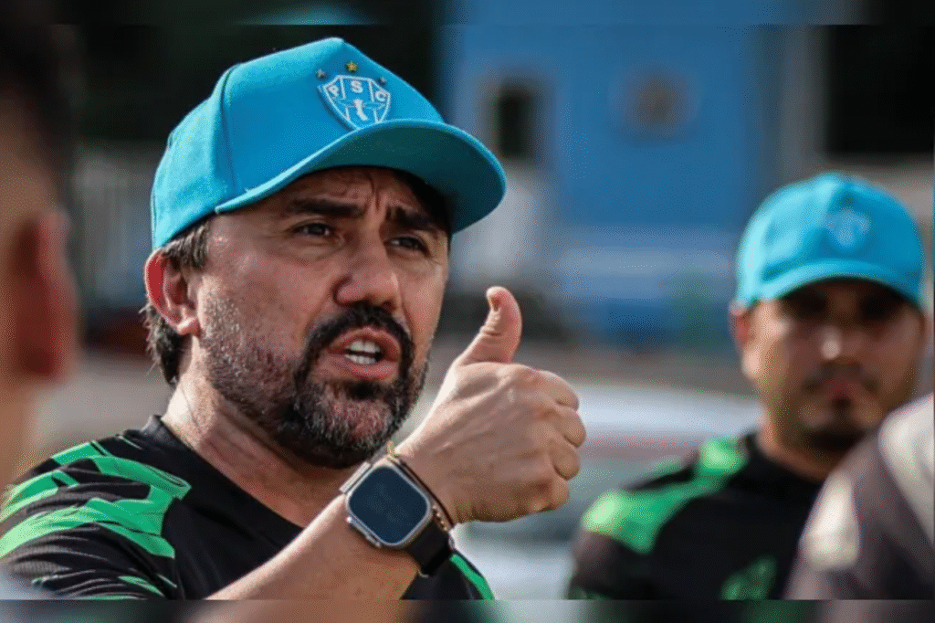 Luizinho Lopes corre risco de demissão no Paysandu