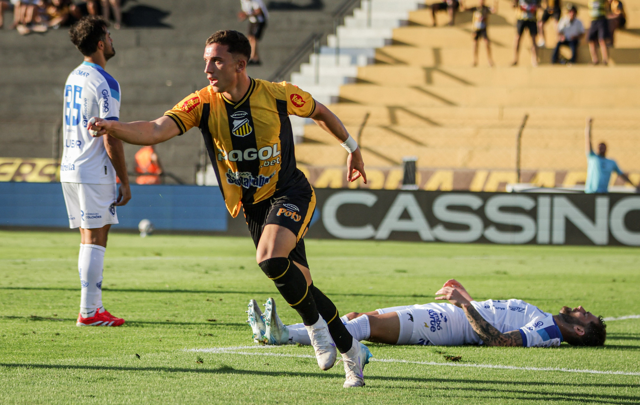Hat-trick inédito: Nathan Fogaça decide para o Novorizontino no Brasileirão Série B