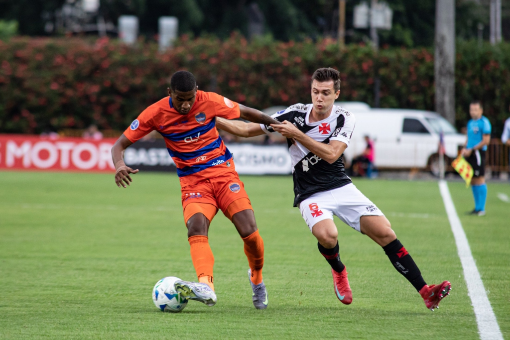 Vasco encarou o Academia Puerto Cabello