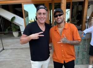 André Cury ao lado de Neymar