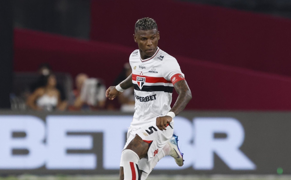 Arboleda contra o Botafogo