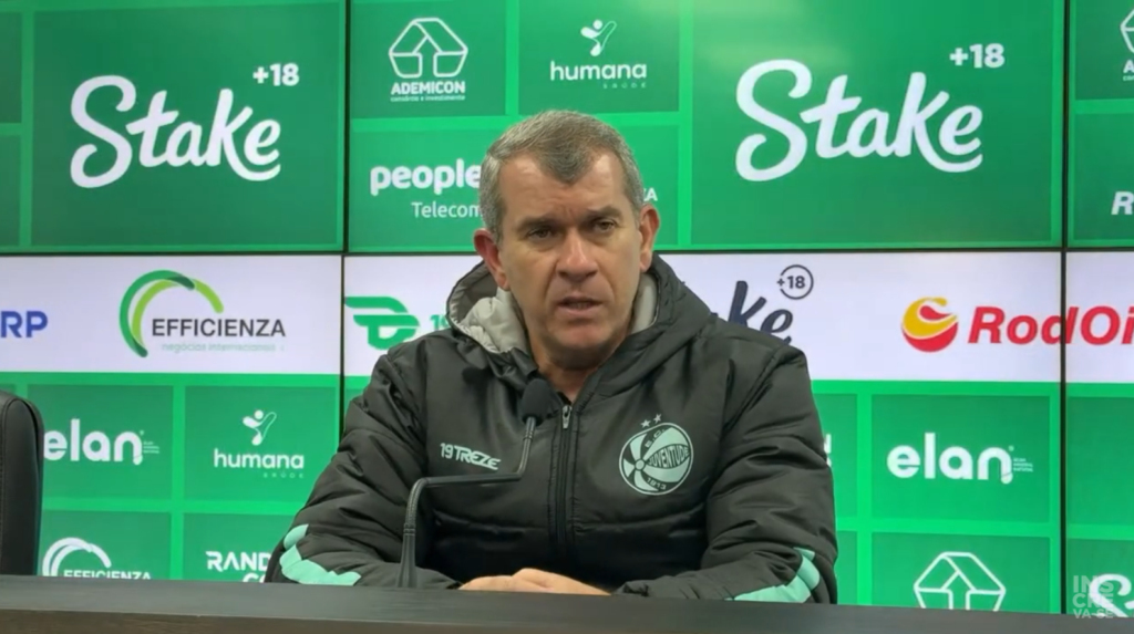 Claudio Tecanti analisa derrota para o Grêmio e diz que pênalti desestabilizou sua equipe