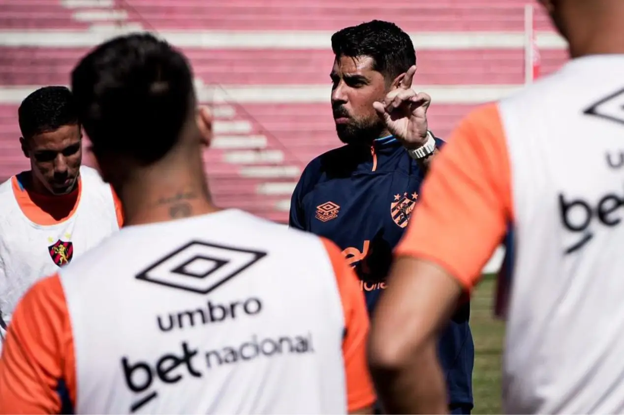 António Oliveira é o novo técnico do Remo; saiba detalhes