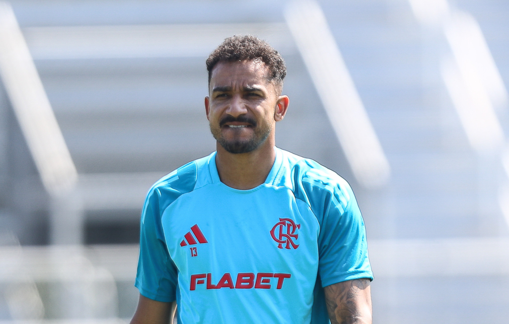 Danilo analisa confronto contra o Bayern e cava vaga no domingo