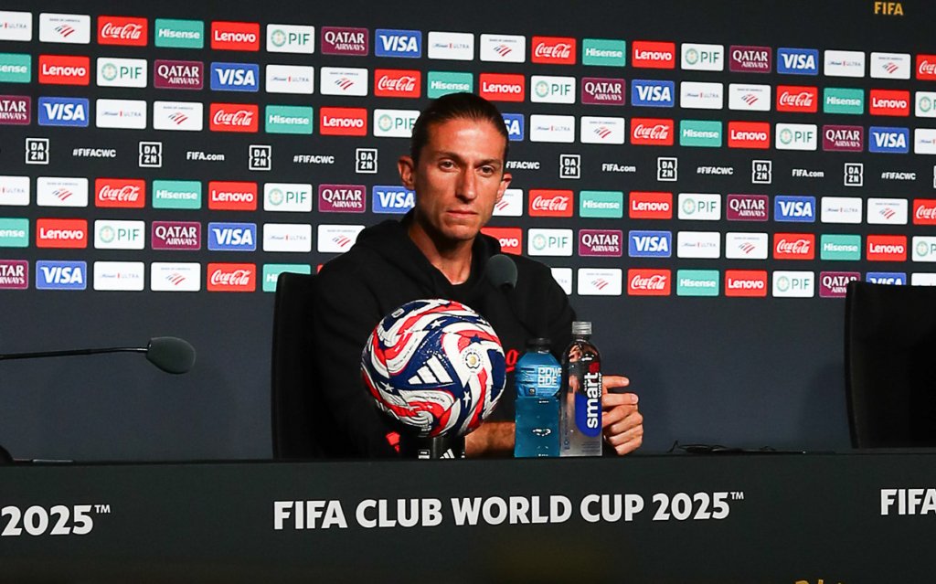 Filipe Luís tem retrospecto favorável contra o Bayern de Munique