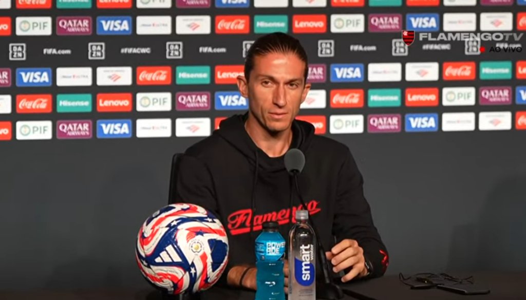 Filipe Luís valoriza partida contra o Los Angeles, mas não confirma escalação