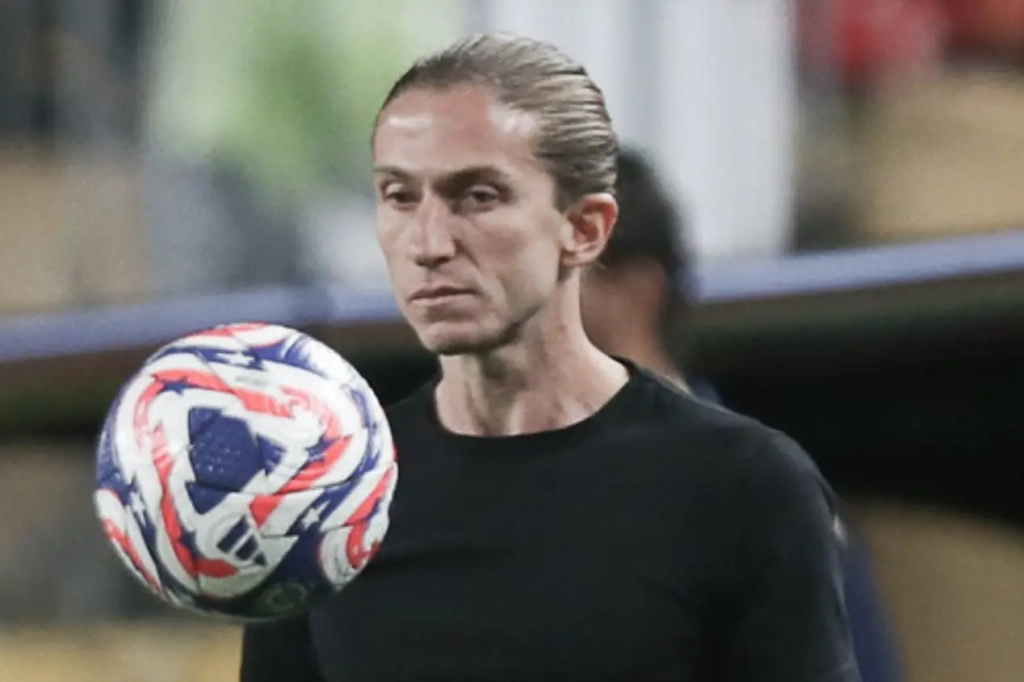 Filipe Luís avalia vitória do Flamengo, estreia de Jorginho, atuação de Pedro e mais