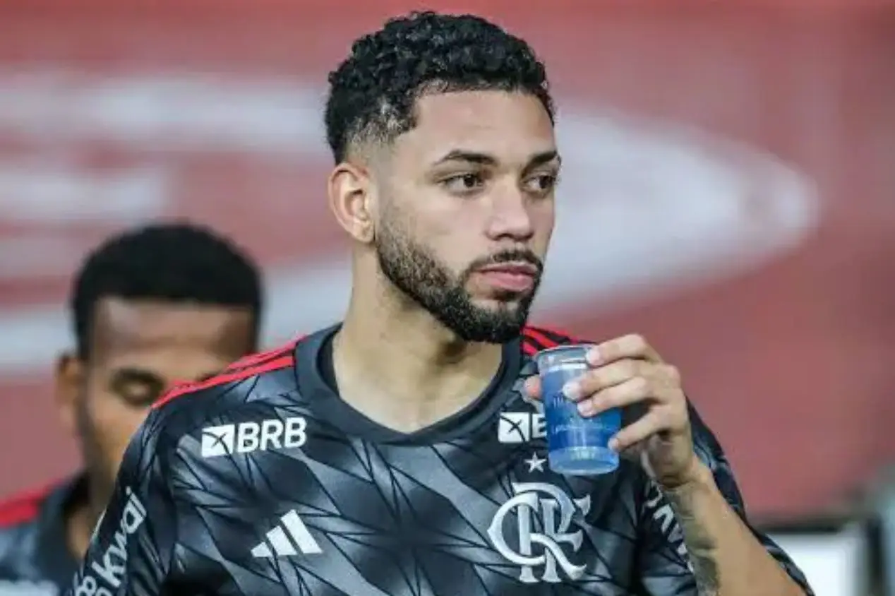 Zé Welinton acerta com clube da Albânia e deixa o Flamengo