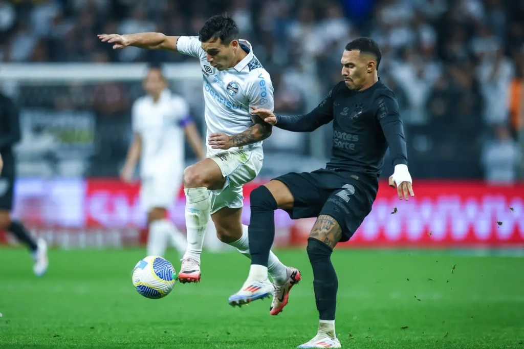 Grêmio x Corinthians: Veja as escalações para o jogo do Brasileirão 2025