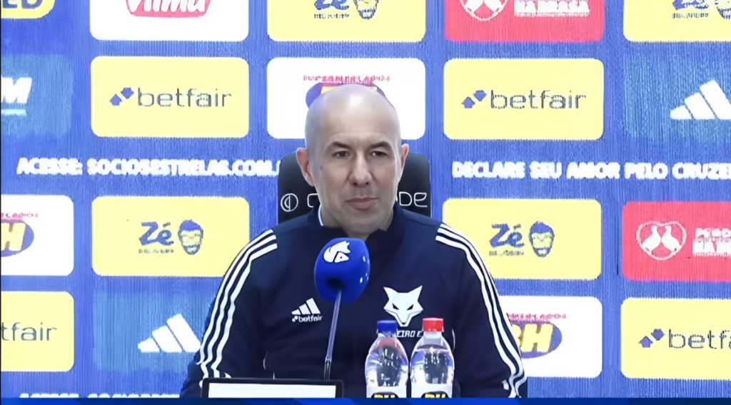 Leonardo Jardim analisa empate sem gols do Cruzeiro com o Vitória