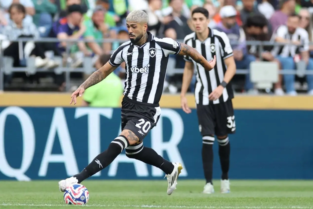 Mundial de Clubes: Dupla formada por Alexander Barboza e Jair Cunha marca boa fase da defesa e do Botafogo