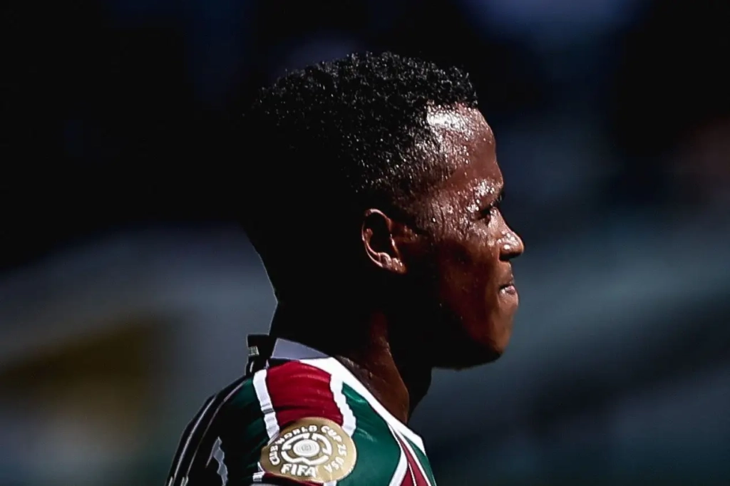 Mundial de Clubes: Jhon Árias brilha e alcança 102 participações em gols pelo Fluminense