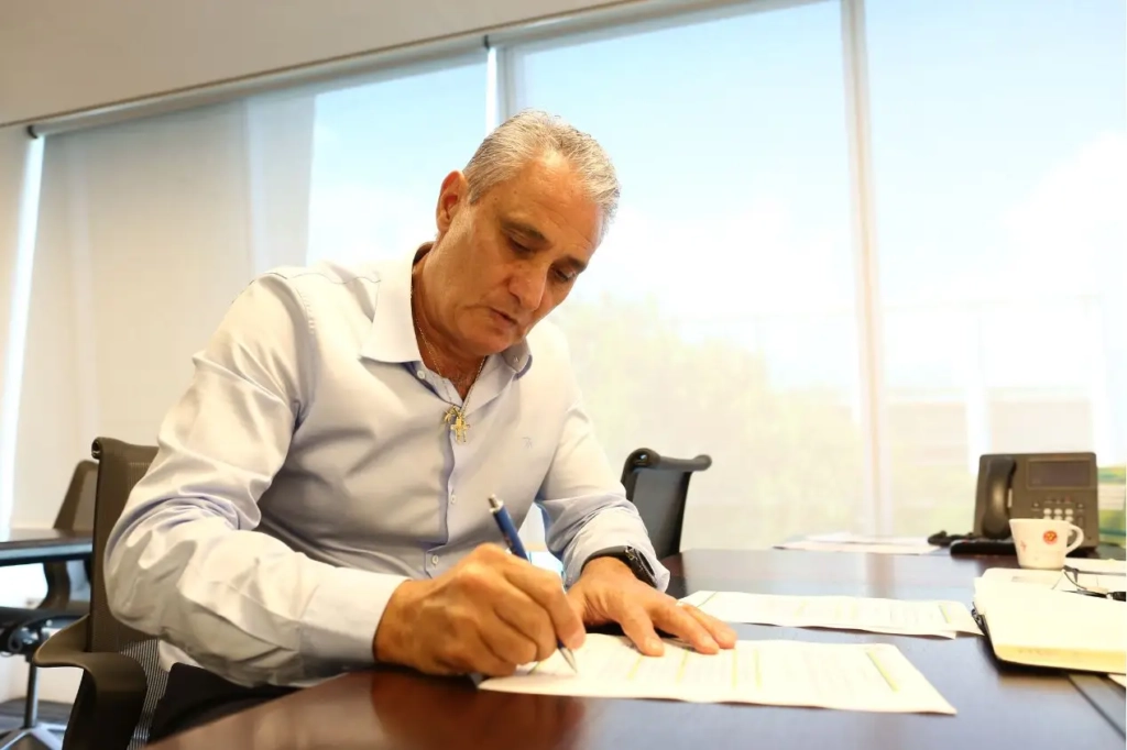 Tite no Porto? Clube analisa técnico para substituir Martín Anselmi