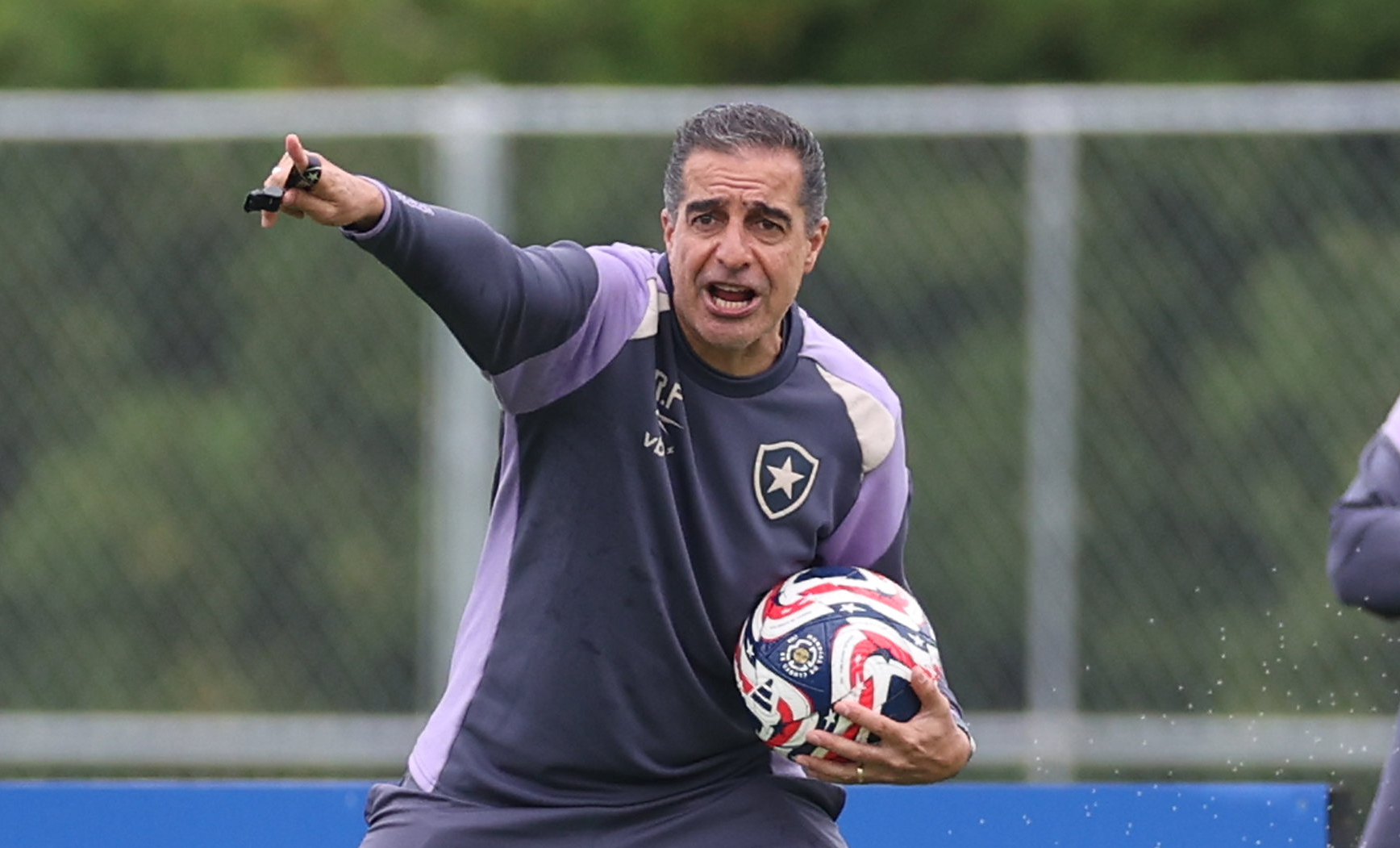 Renato Paiva elogia desempenho de brasileiros no Mundial.