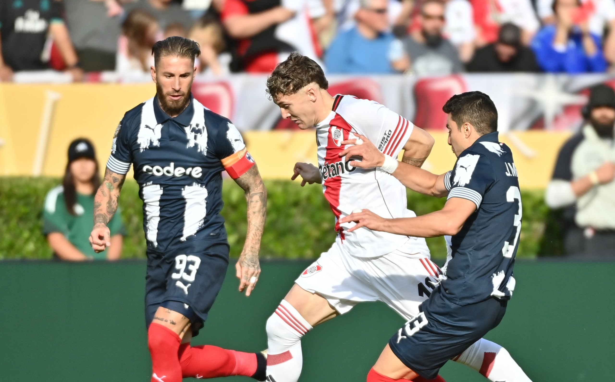 River Plate e Monterrey fazem jogo truncado e com muitas faltas pelo Mundial