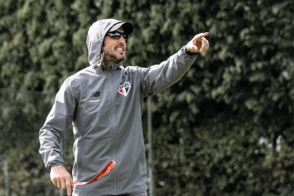 Luís Zubeldía tem chance de ser demitido? Saiba o que pensa diretoria do São Paulo