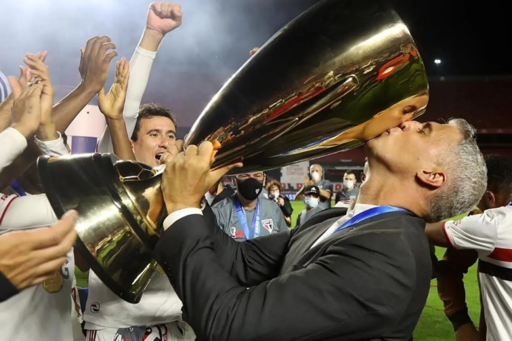 São Paulo faz proposta para ter Hernán Crespo; ex-Santos vira ‘Plano B’