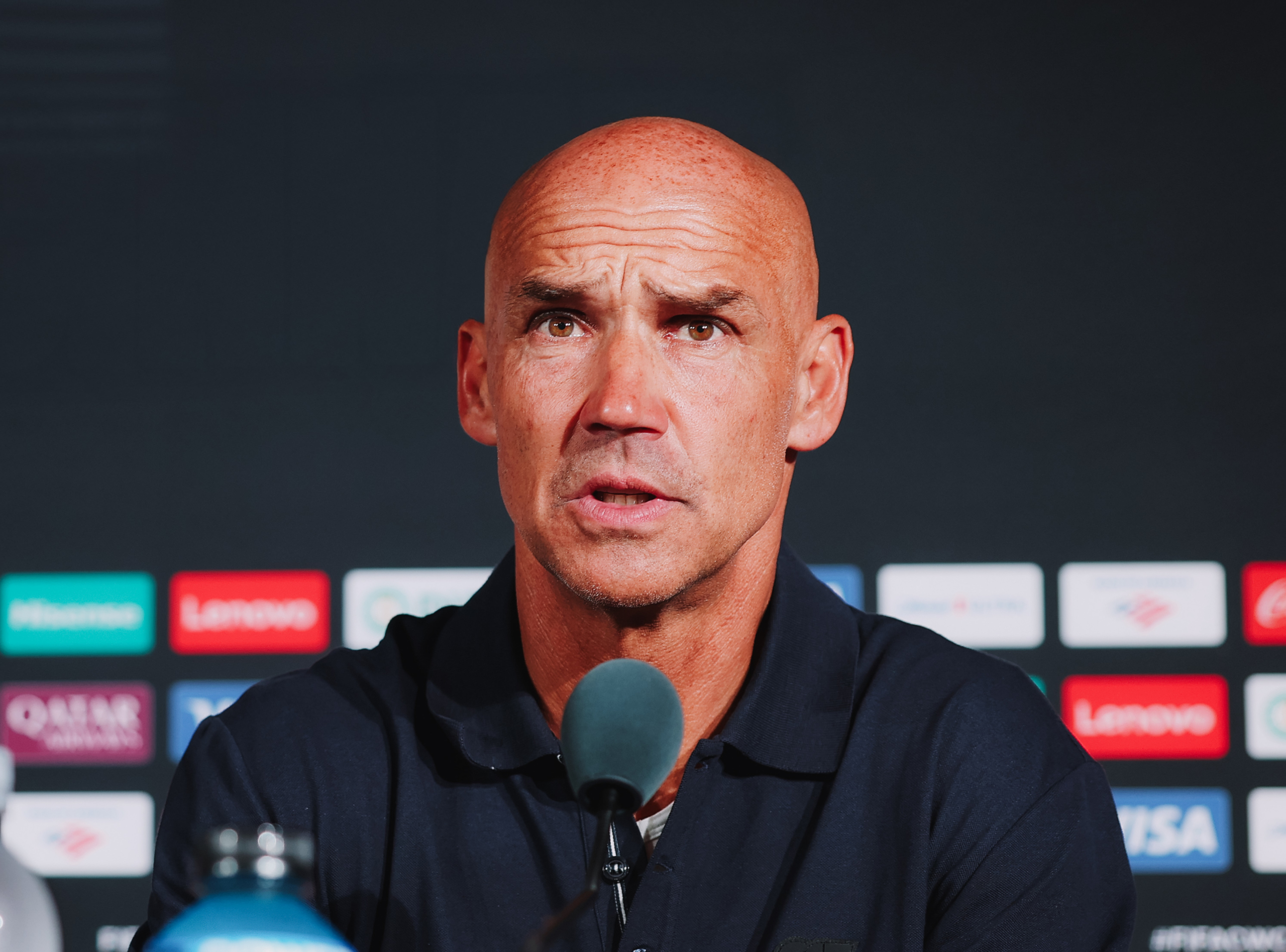 Técnico do Salzburg, Thomas Letsch, escala Onisiwo contra o Al-Hilal