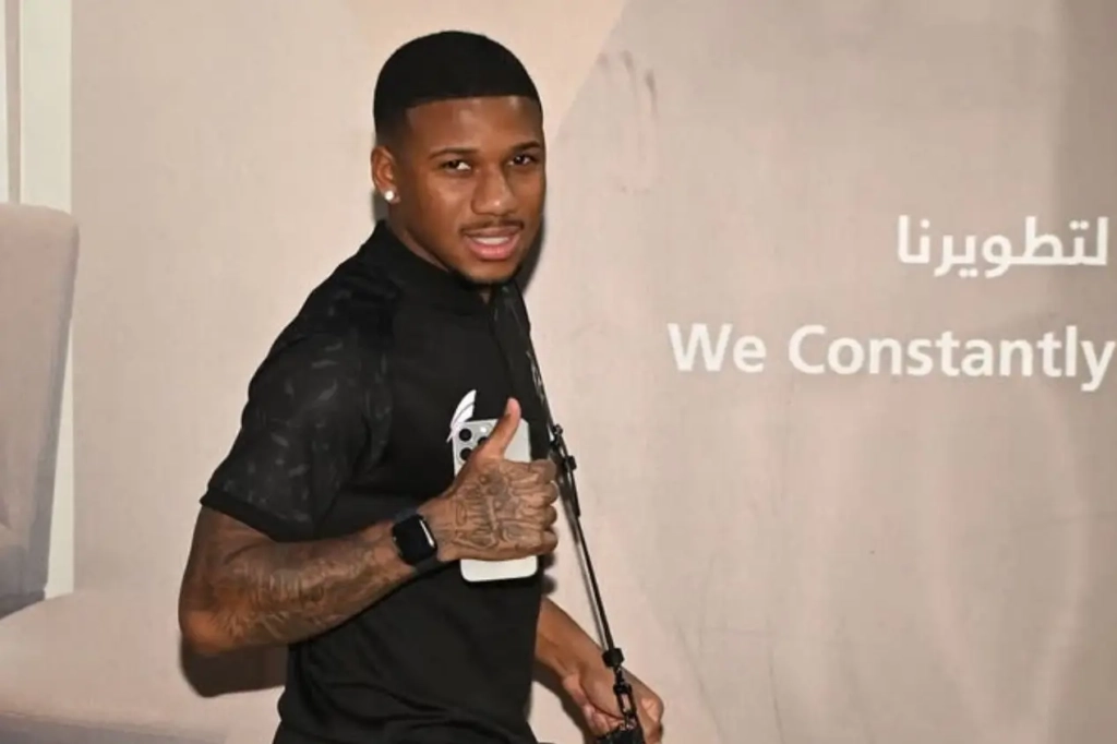 Al-Shabab decide não exercer compra de Leandrinho, do Vasco; saiba detalhes