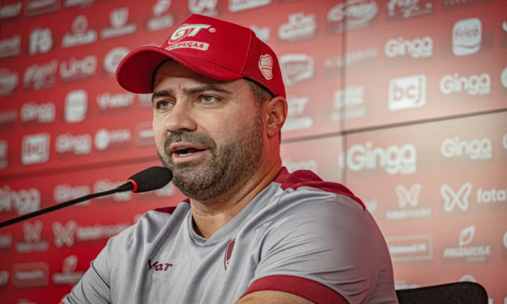 Rafael Lacerda foi demitido pelo Vila Nova