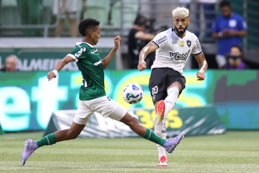 Estêvão contra o Botafogo