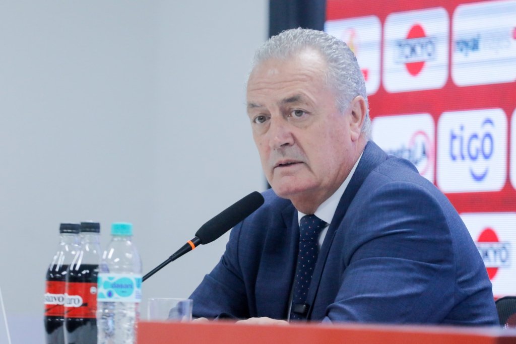 Gustavo Alfaro - Paraguai