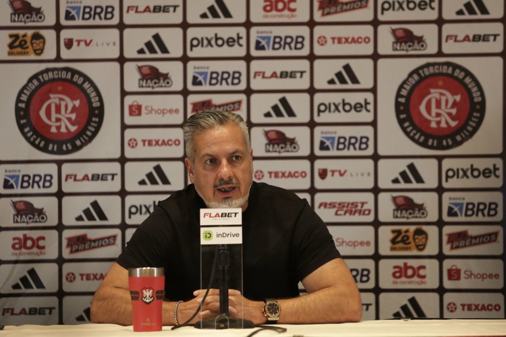 José Boto questiona momento que notícias negativas surgem sobre jogadores