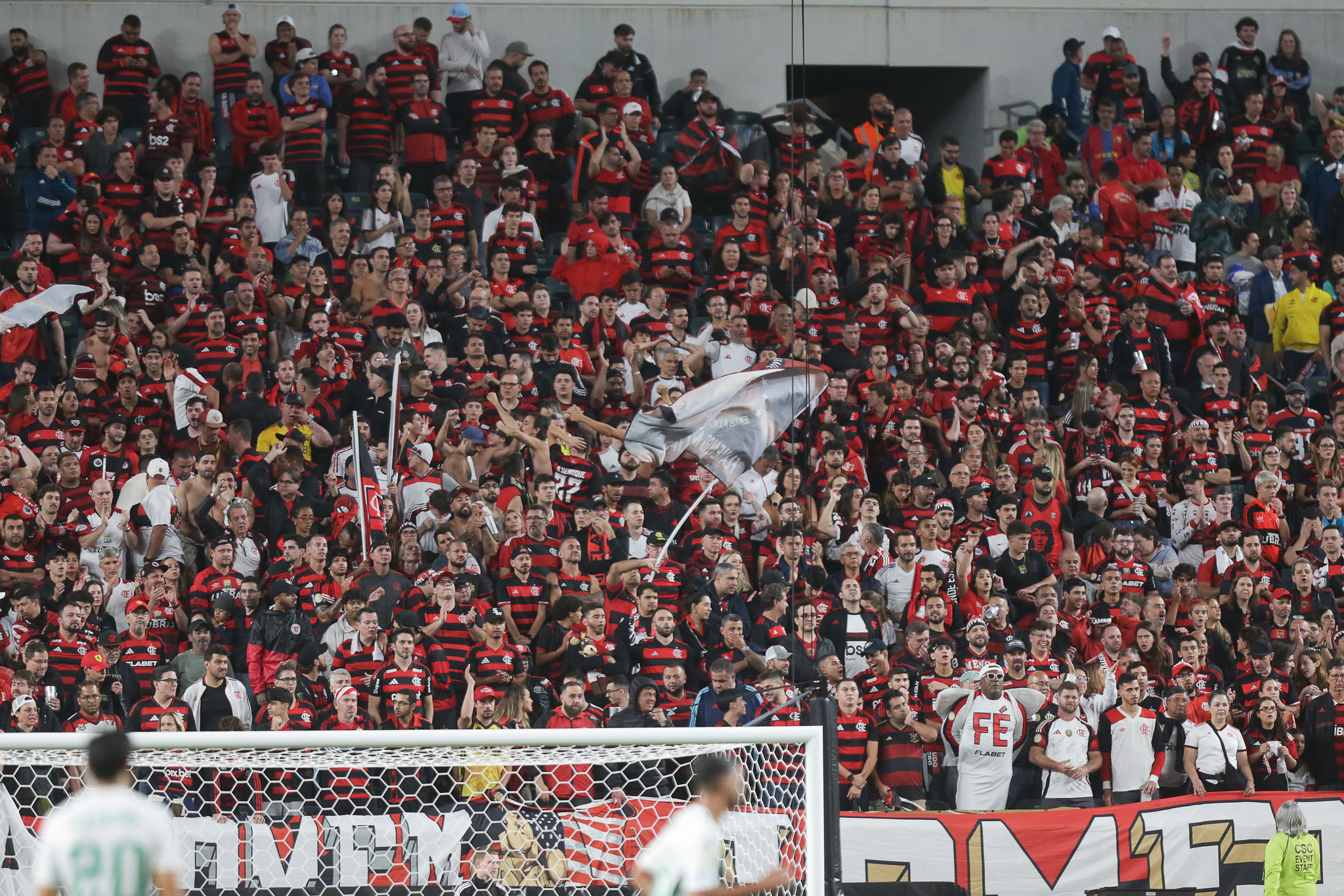 Torcida do Flamengo contra o Espérance