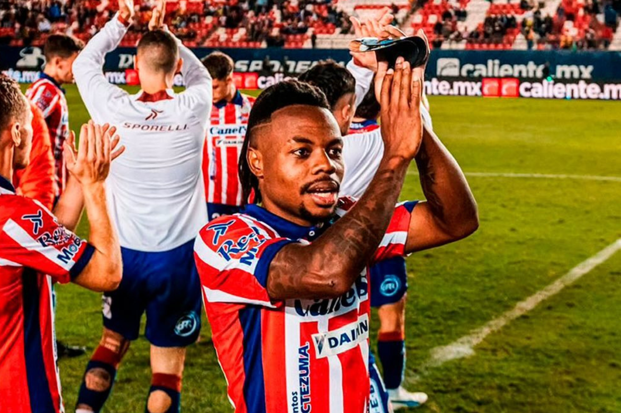 Jhon Murillo segue no radar do Sport