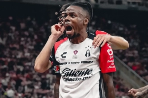 E o Jhon Murillo? Saiba porque o jogador ainda não acertou com o Sport
