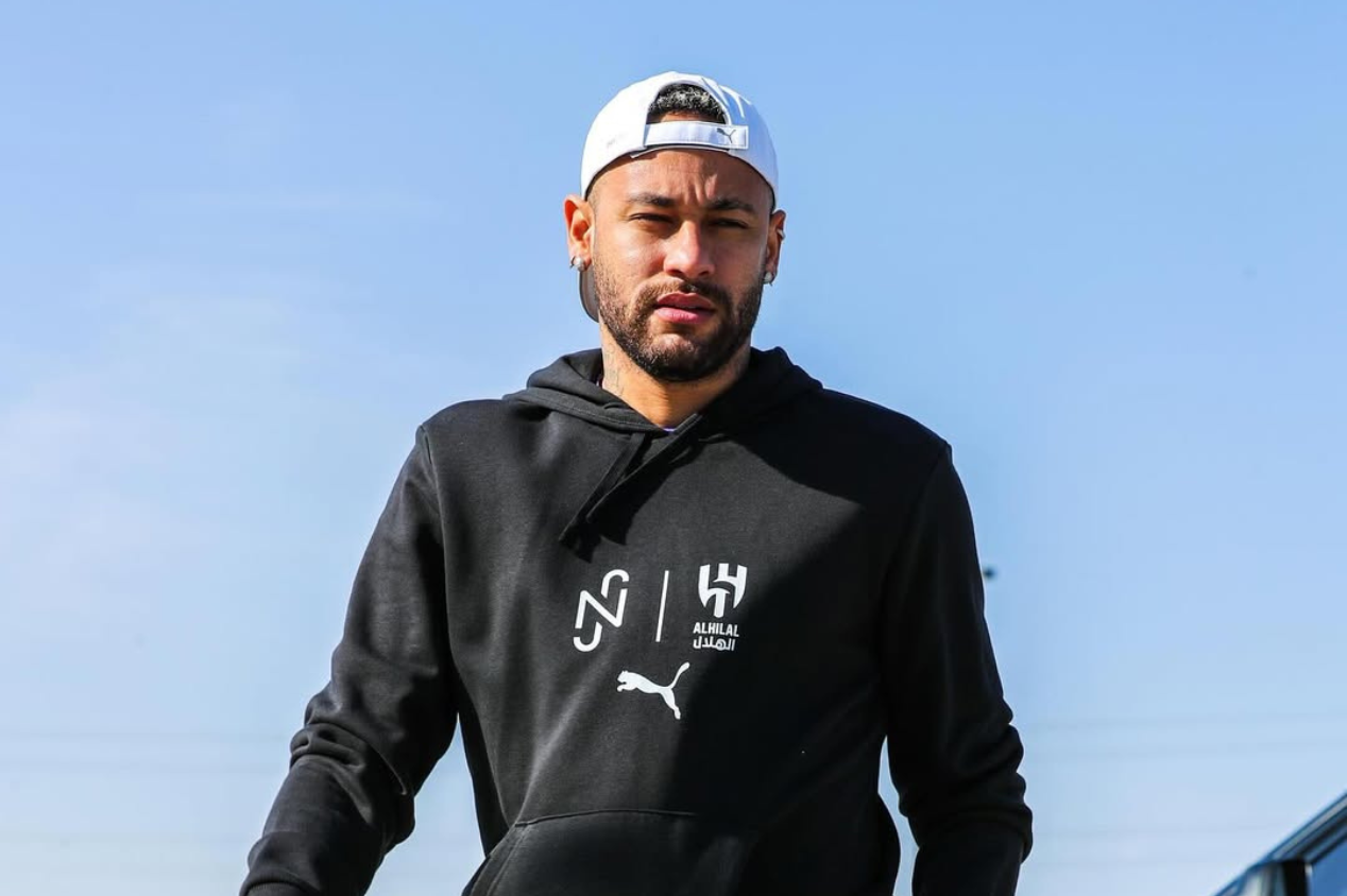 Neymar viaja ao Rio de Janeiro para acertar questões de visto no consulado dos Estados Unidos