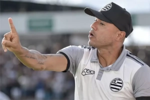 Roger Silva deixa o Athletic-MG