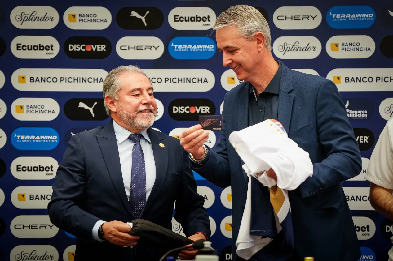 Tiago Nunes é o novo técnico da LDU