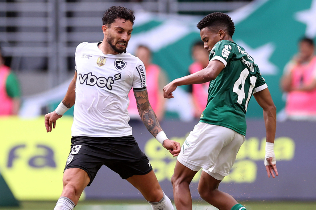 Alex Telles contra Estêvão