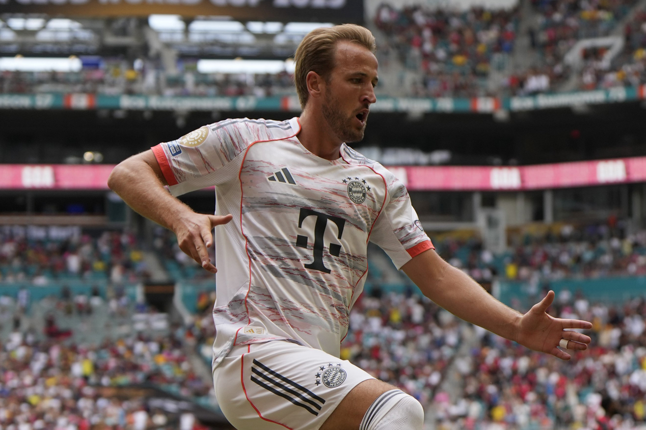 Harry Kane celebra gol do Bayern de Munique