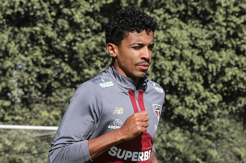 Luiz Gustavo, volante do São Paulo