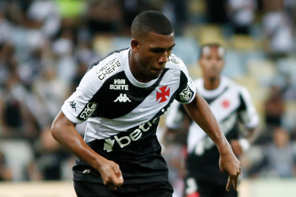 Rayan, atacante do Vasco