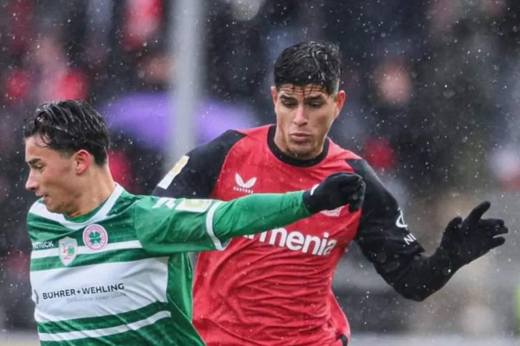 De saída do Bayer Leverkusen? Chelsea e Atlético de Madrid disputam Piero Hincapié