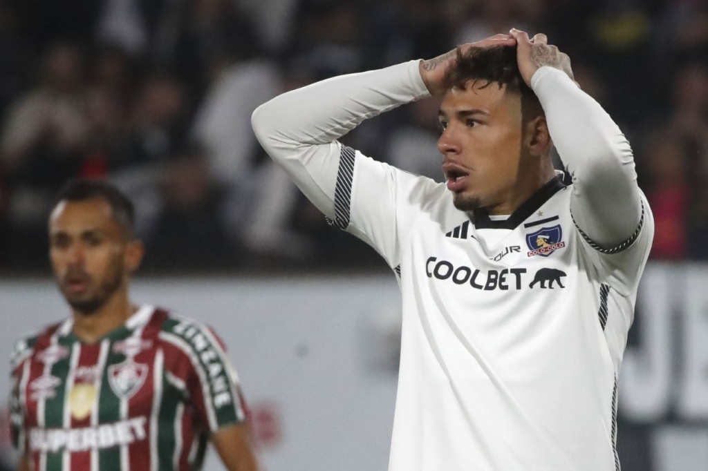 Vasco quer Alan Saldivia, do Colo-Colo, e pode propor troca de jogadores; saiba detalhes