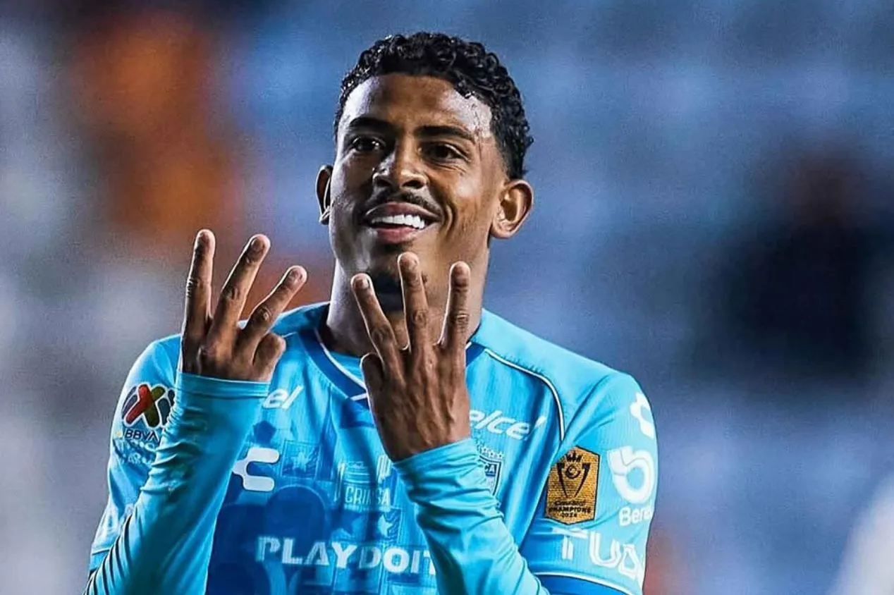 John Kennedy pode voltar ao Fluminense? Entenda as condições do Pachuca para liberar o atacante